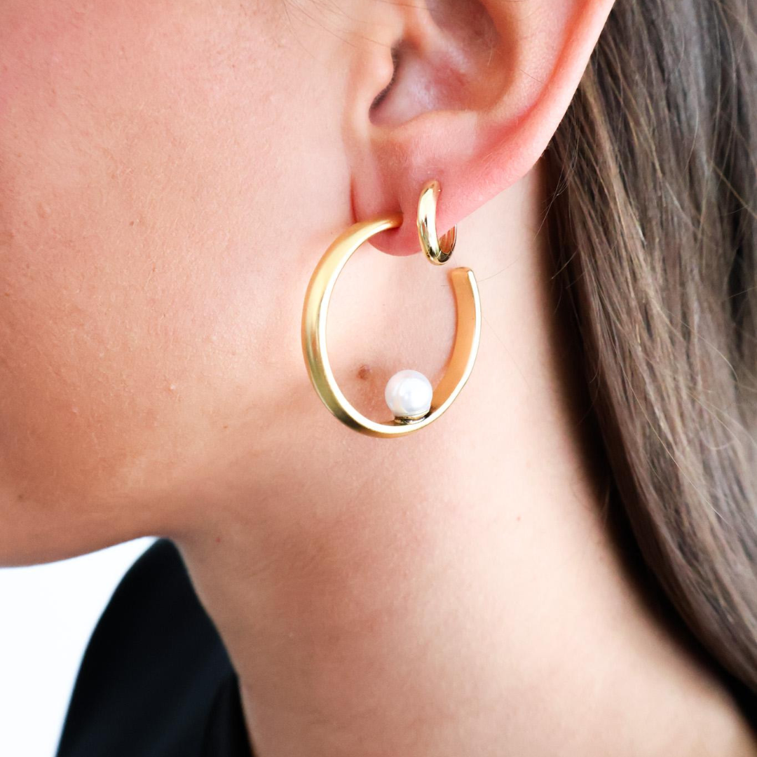 Hoop With Pearl