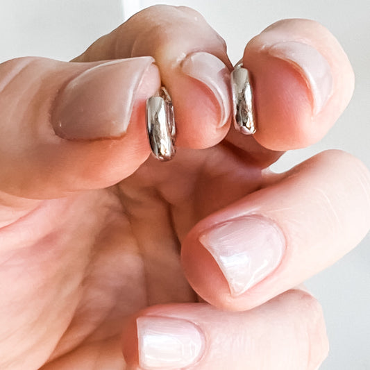 Viola Thick Round Huggie