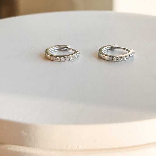 Viola Cz Huggie Medium